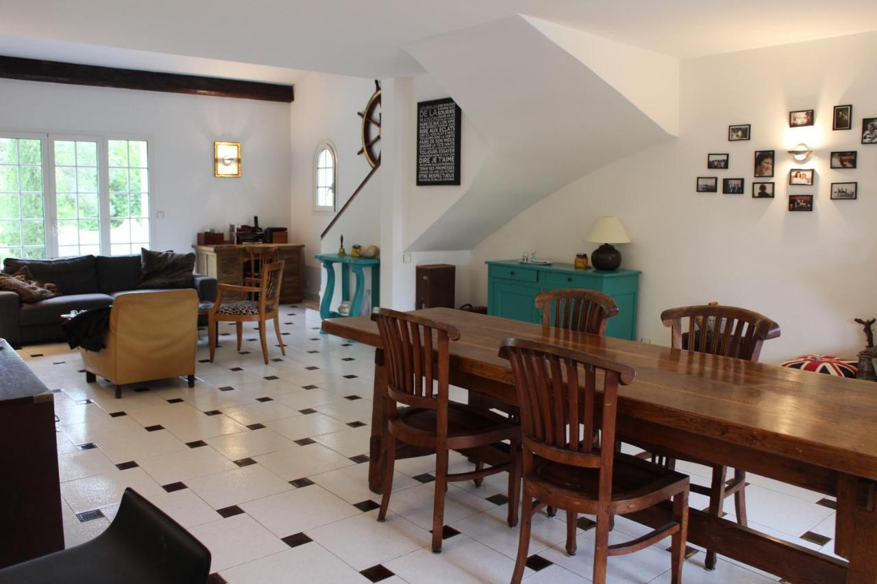 Le Chene Et L'Eau Bed & Breakfast Рокбрюн-сюр-Аржан Екстериор снимка